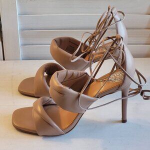 $79 NWT (9.5) Vince Camuto Dark Blush Leather Sandal